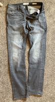 ‼️Herren-Jeans in grau von Tom Tailor Größe 31/32 *wie neu*‼️ Niedersachsen - Uplengen Vorschau