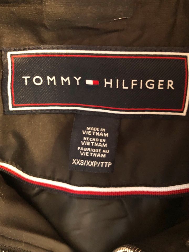 Wintermantel Tommy Hilfiger XXS, original, Neuzustand in Rheinzabern