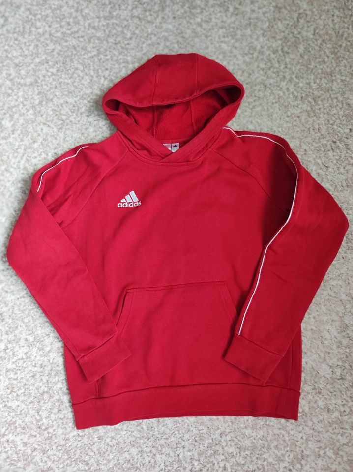 Adidas Pullover in Klötze