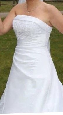 Brautkleid mit Schleppe weiß Gr. 38 Hochzeitskleid in Kamp-Lintfort