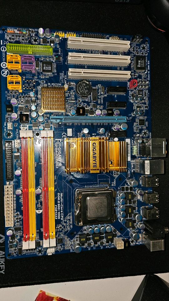 Mainboard und CPU in Berlin