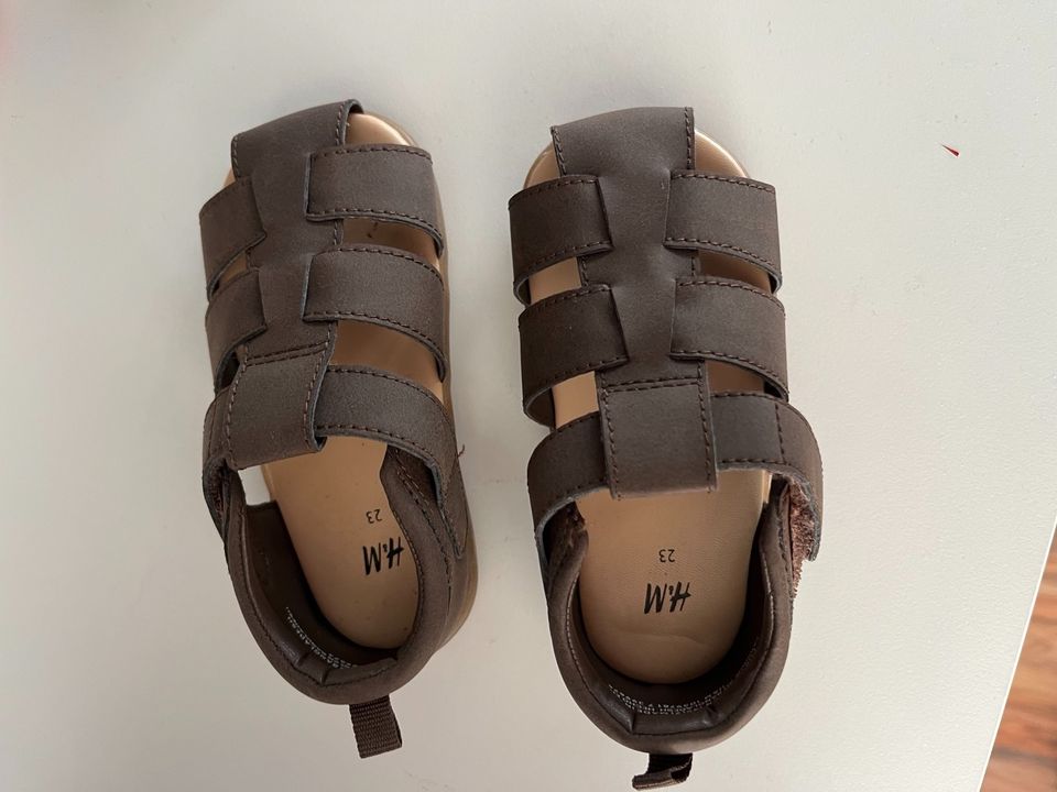 Braune Sandalen 23 Mädchen h&m in Neukirchen-Vluyn