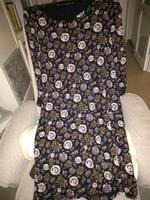 Kleid schwarz mit Blumenmuster 40/42 NEU Bremen - Vegesack Vorschau