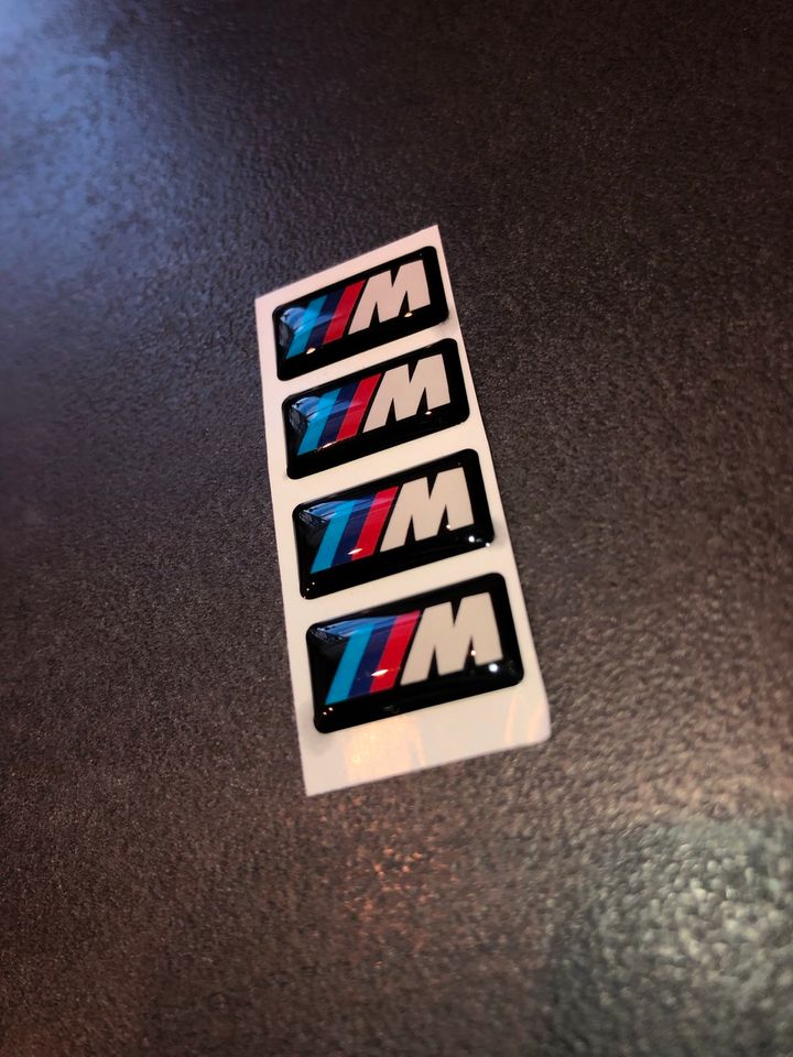 4 BMW M-Sticker Emblem Felgen Aufkleber Sticker Lenkrad Logo e46 in Oberstadtfeld