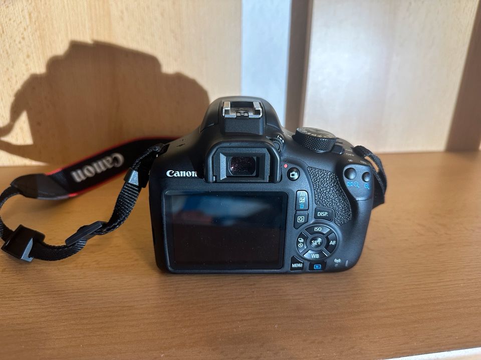 Canon EOS 1300d inkl. Teleobjektiv und Filter in Eutin