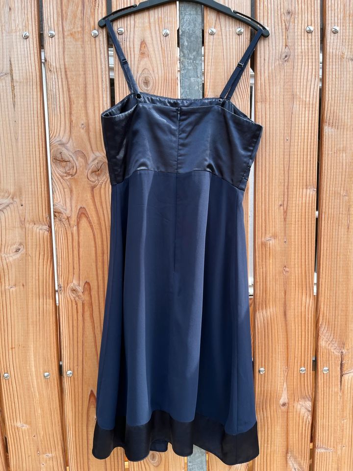 Cocktail Kleid dunkelblau Ballkleid Montego Gr. S in Hessen - Reinheim |  eBay Kleinanzeigen ist jetzt Kleinanzeigen