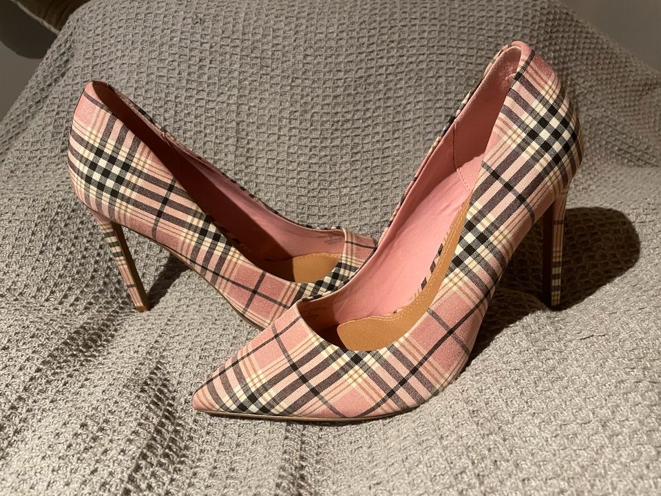 Rosa karierte Damen Pumps Hugh Heels Größe 39 neu in Kiel