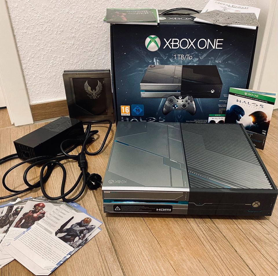 Xbox One 1 TB Halo Limited Edition in Möhnesee
