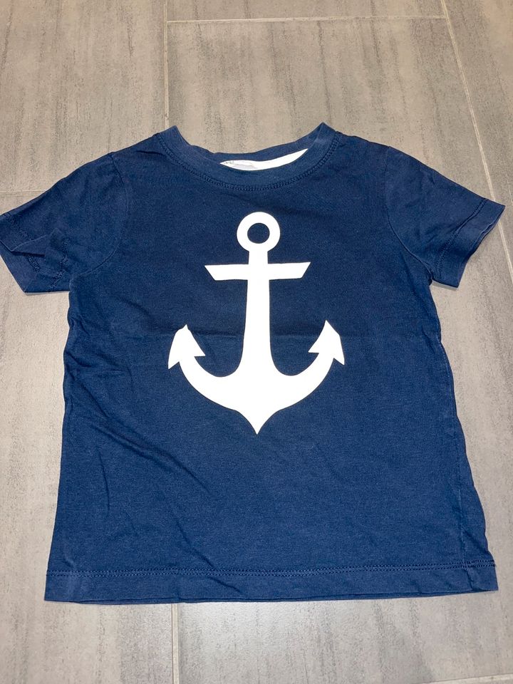 8x T-Shirts Gr. 98 / 104 Ninjago Minions Maritim in Bargeshagen