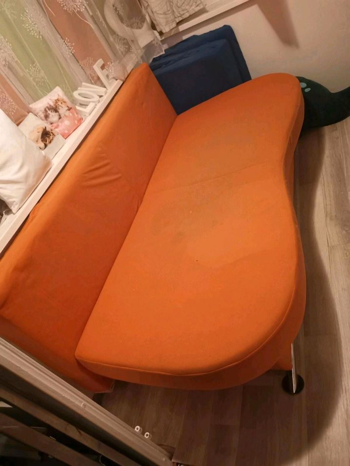 Couch mit Bett funktion / Schlafcouch in Berlin