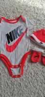 Nike 3-Piece-Set: Bodysuit, Hat, & Boddies für Baby Niedersachsen - Gifhorn Vorschau