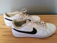 Nike Sneaker Schuhe Größe 42 Hessen - Gründau Vorschau