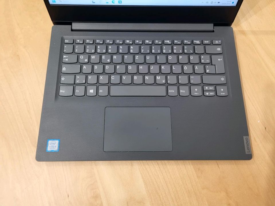 Lenovo V14/14"/i5-8265U/8GB RAM/UHD620/512GB SSD/WIN11/Top in Göttingen