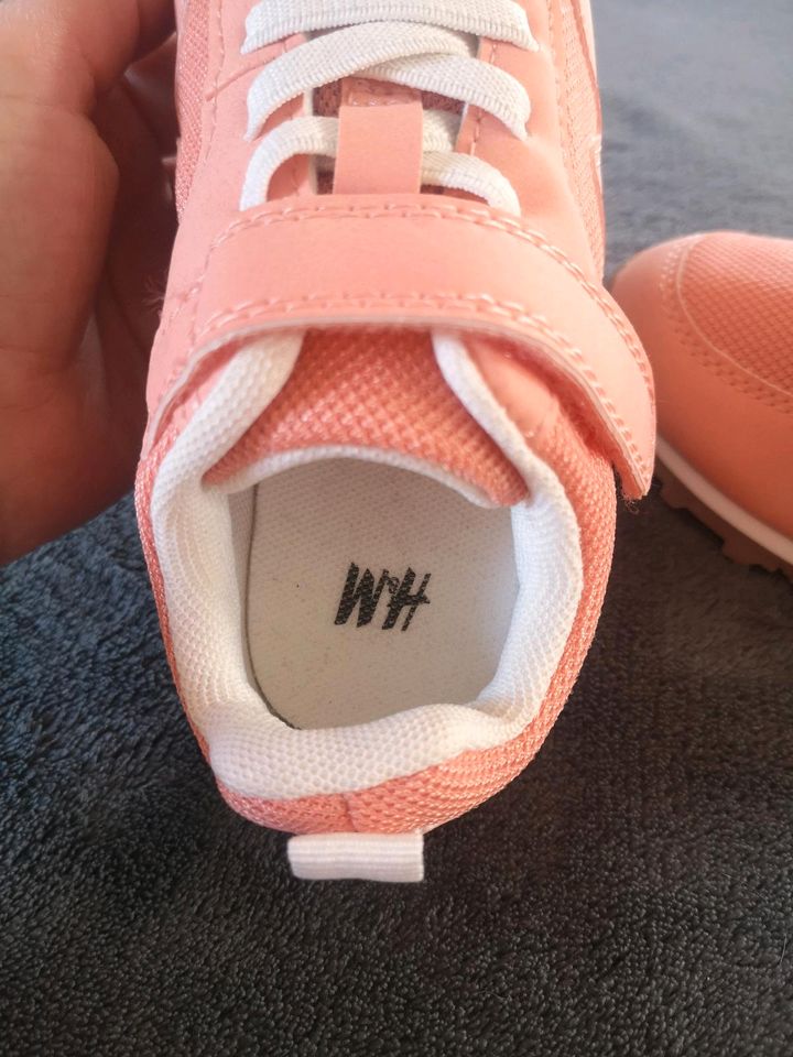 Schuhe Sneaker Mädchen, Gr. 25, Farbe Koralle/Peach, H&M NEU in Hille