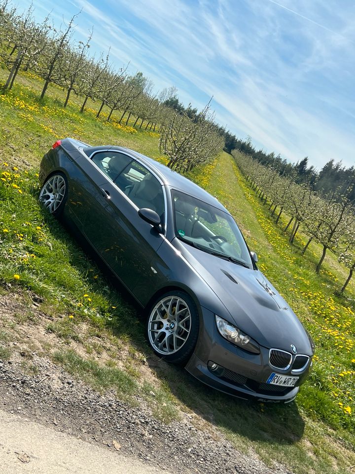 BMW 335i Cabrio Automatik TÜV Neu in Ravensburg