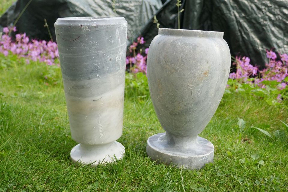 2x Grab Vase Grabmalvase Naturstein Friedhofsvase in Bad Reichenhall