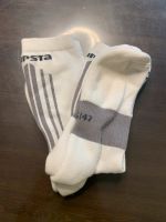 Neu Socken Strümpfe weiß Gr. 45/47 Fußball lang Häfen - Bremerhaven Vorschau