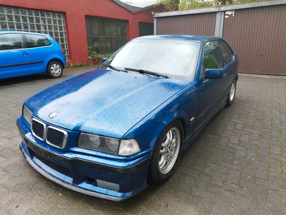 BMW 318i Compact M-Packet in Marienheide