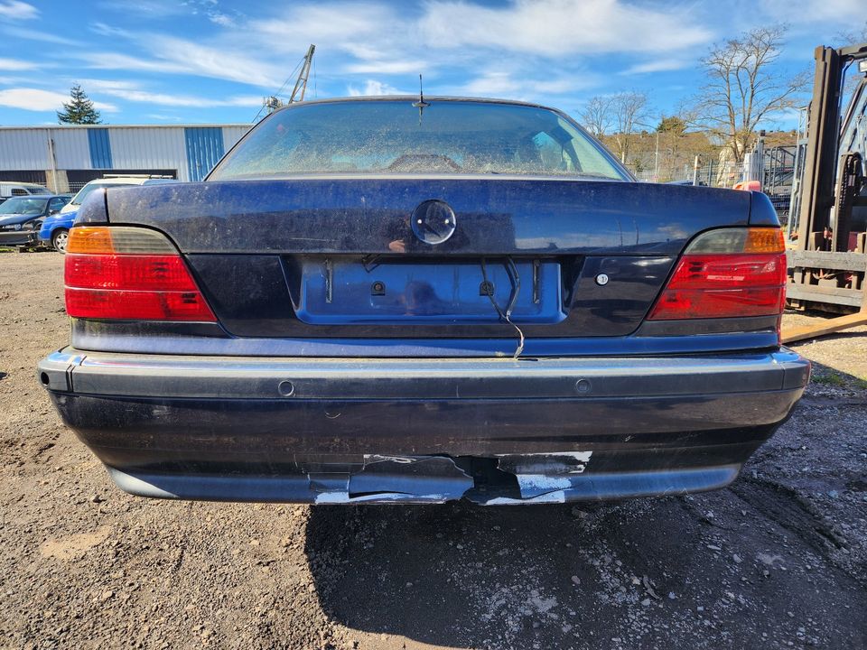 Schlachtfest oder komplett! BMW 740i E38 ORIENTBLAU 1996 in Eschweiler