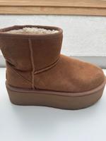 UGG Damen Classic Ultra Mini Plateau-Boot chestnut 38 Top! Nordrhein-Westfalen - Sprockhövel Vorschau
