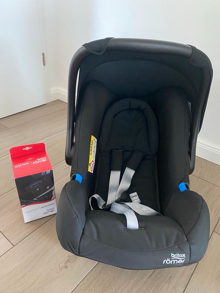 Britax Römer Baby-Safe Babyschale inkl Adapter in Dassendorf