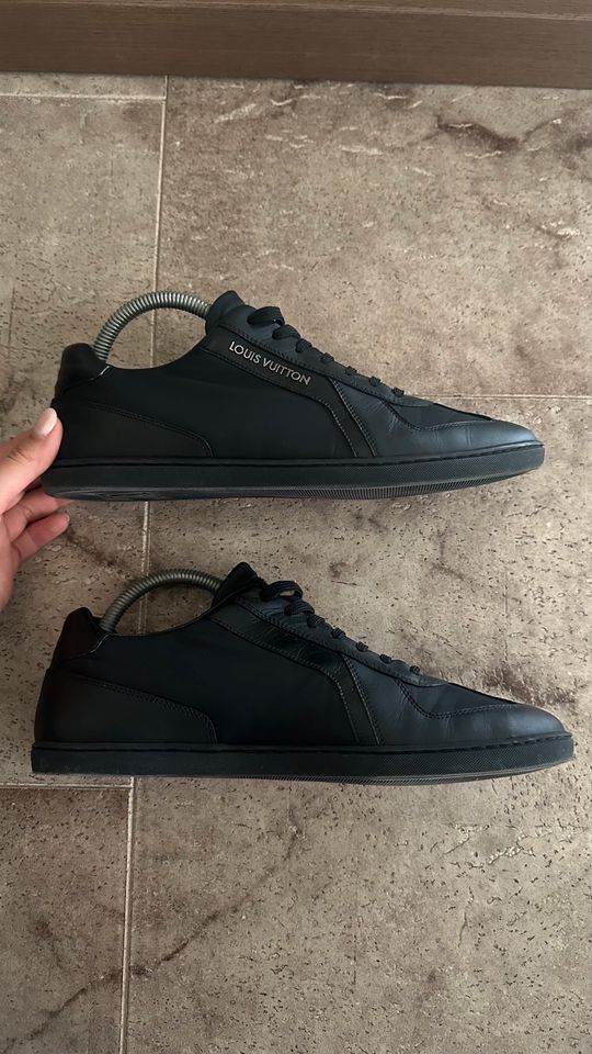 Louis Vuitton Sneaker in Hamburg