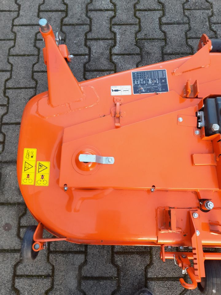 Kubota Mittelachs-Sichelmähwerk RCK60-30B-EU mit Seitenauswurf in Weißbach