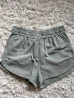 H&M Basics Sommer Shorts Gr.S, grün Thüringen - Weimar Vorschau