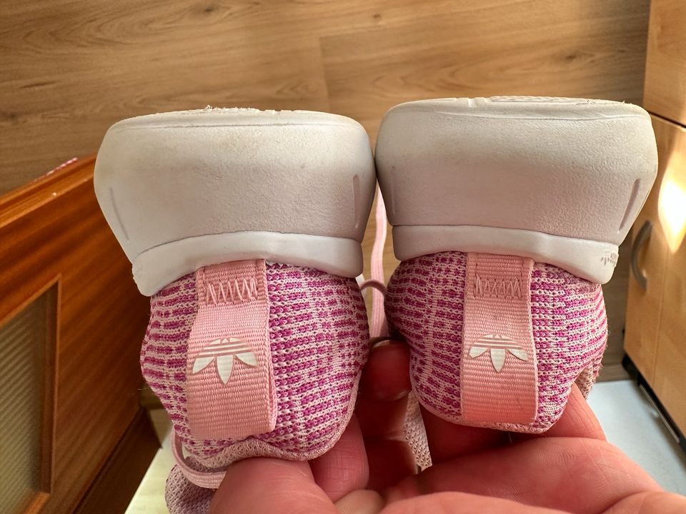 Adidas Mädchen Schuhe 30,5 in Bad Kissingen