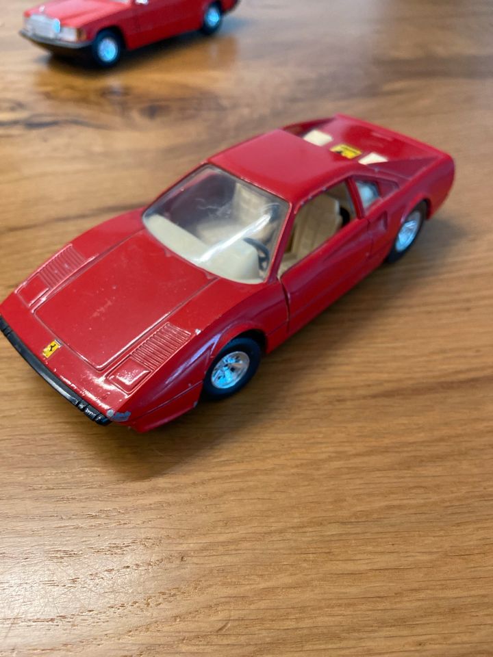 Bburago Burago Ferrari 308 GTB Modellauto 1/24 in Zirndorf