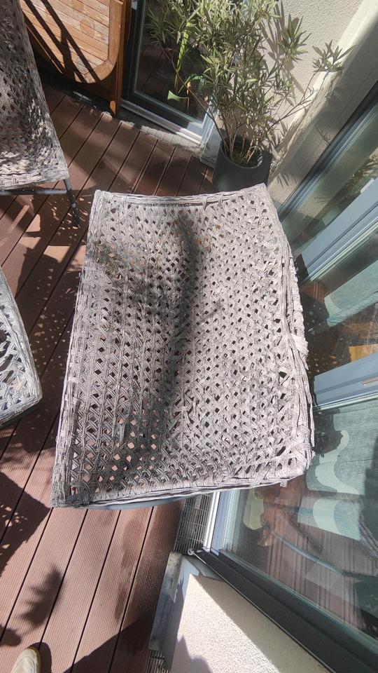Garten Loungegarnitur Sitzmöbel 4 teilig Kissen Glastisch sofa in Leipzig