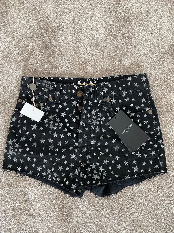 Schwarze Yves Saint Laurent Hot Pants mit weißen Sternen Gr. 34 in Hannover