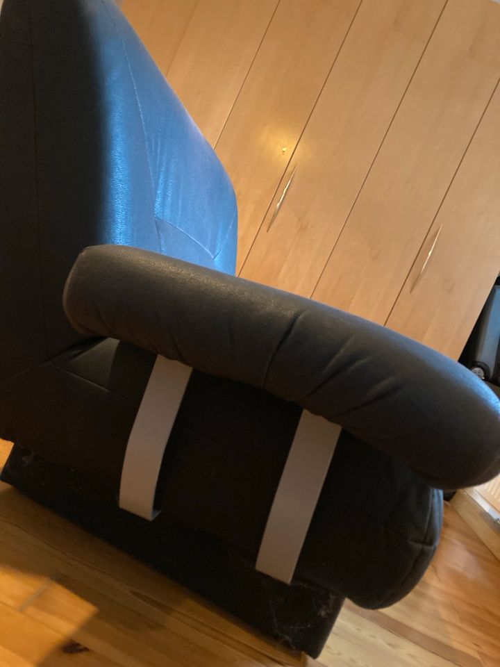 Breiter Sessel schwarz in Affing