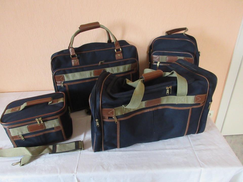 Reisekoffer-Set - 4 teilig, Reisekoffer, Reisetasche, Weichgepäck in Uelzen