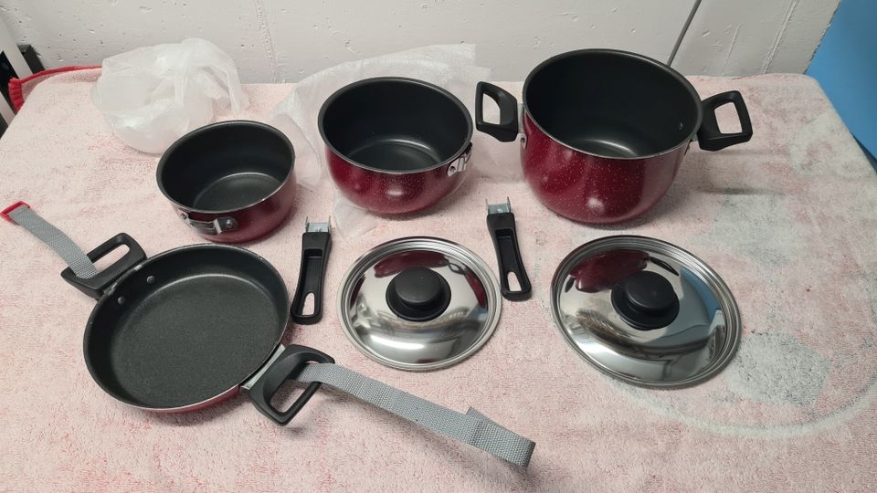 Neues, ungebrauchtes Aluminium Camping Kochgeschirr Set 8-teilig in Lichtenfels