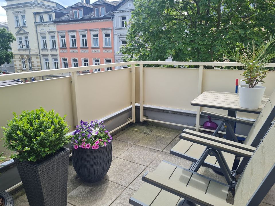 Hochwertige 3 Zi. Wohnung mit Balkon in Denkmalgeschützter Villa in Gera