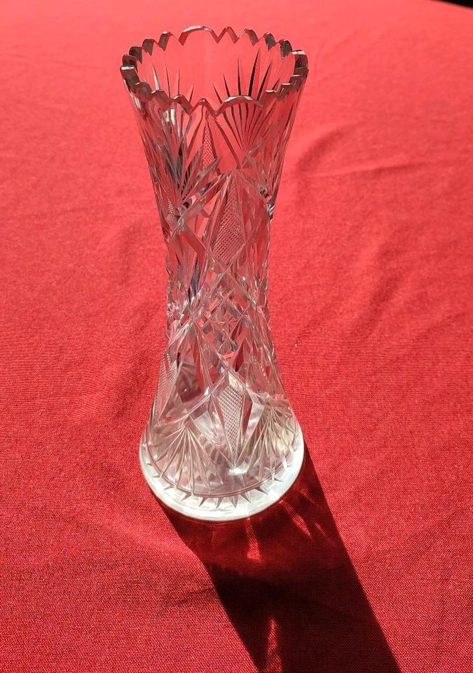 Bleikristall Vase Höhe 26cm Durchmesser oben 8cm  Fuss 10cm in Hamburg