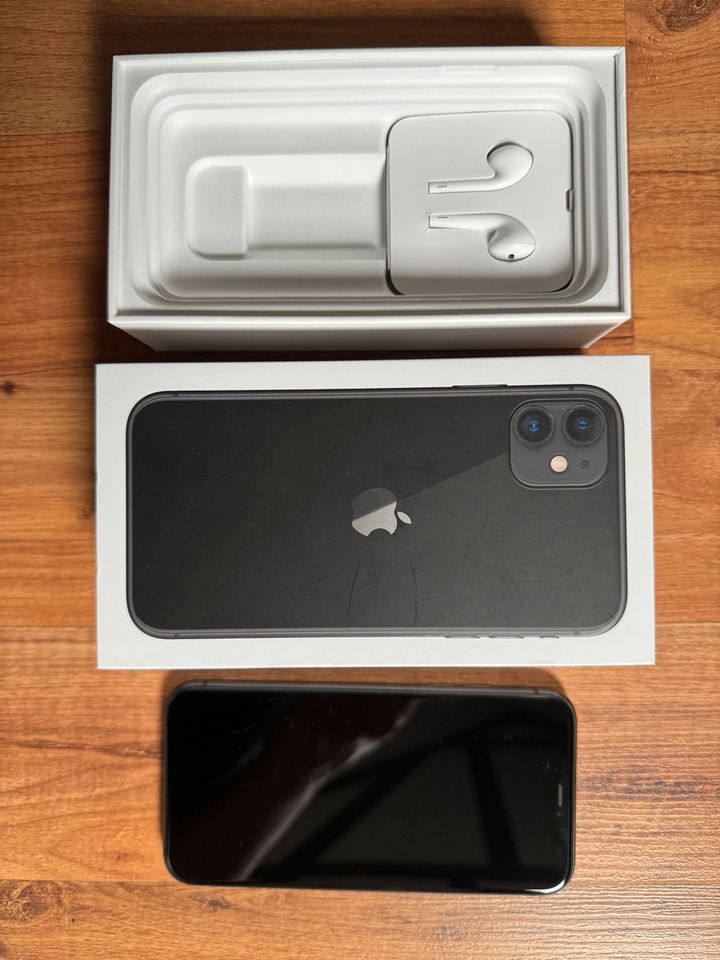 iPhone 11 64GB in Wiesbaden