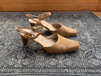 Tamaris Riemchen Leder Pumps Schuhe 39 sehr guter Zustand camel Bayern - Fürstenfeldbruck Vorschau