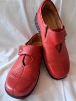 Damen Schuhe Hirschleder rot Gr 36 Bayern - Eichenau Vorschau