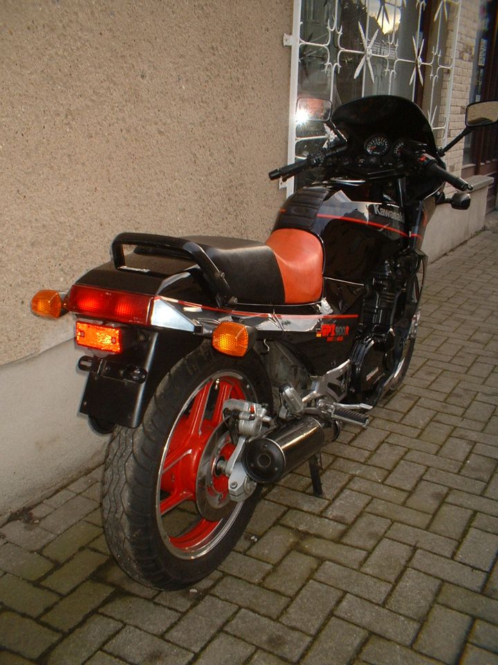 Kawasaki GPZ 900 R in schönem Originalzustand in Aschersleben