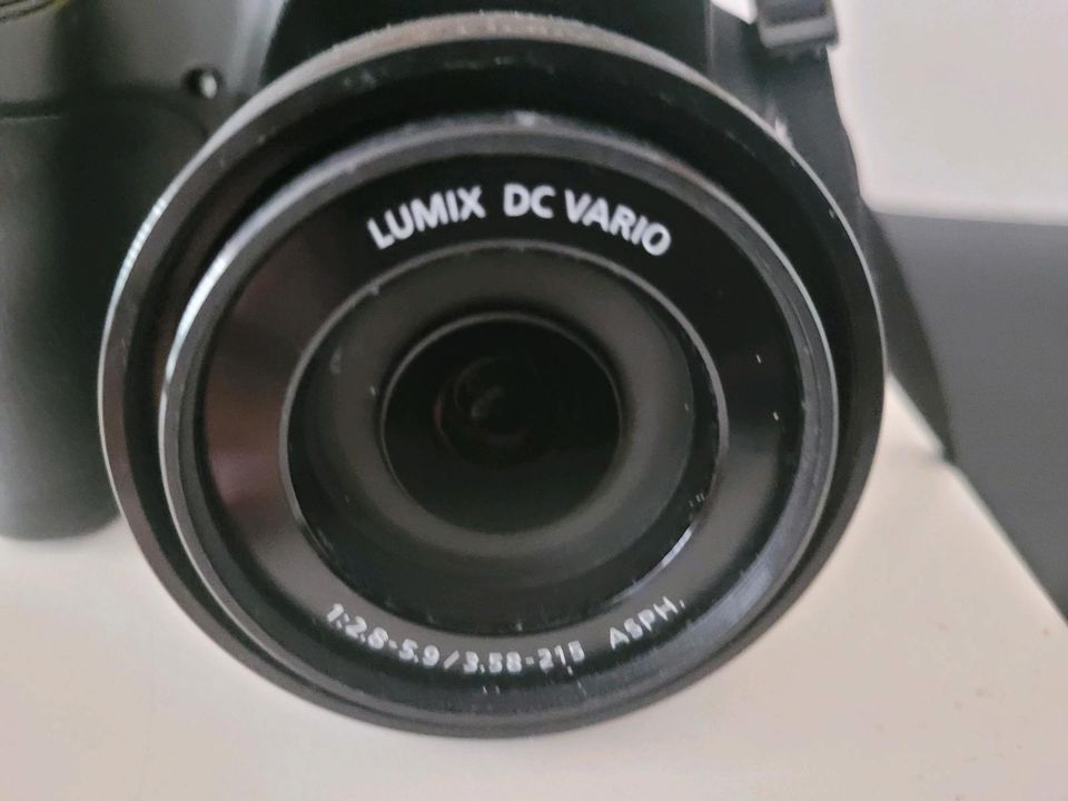 Lumix DC-FZ 82 Kompaktcamera in Potsdam