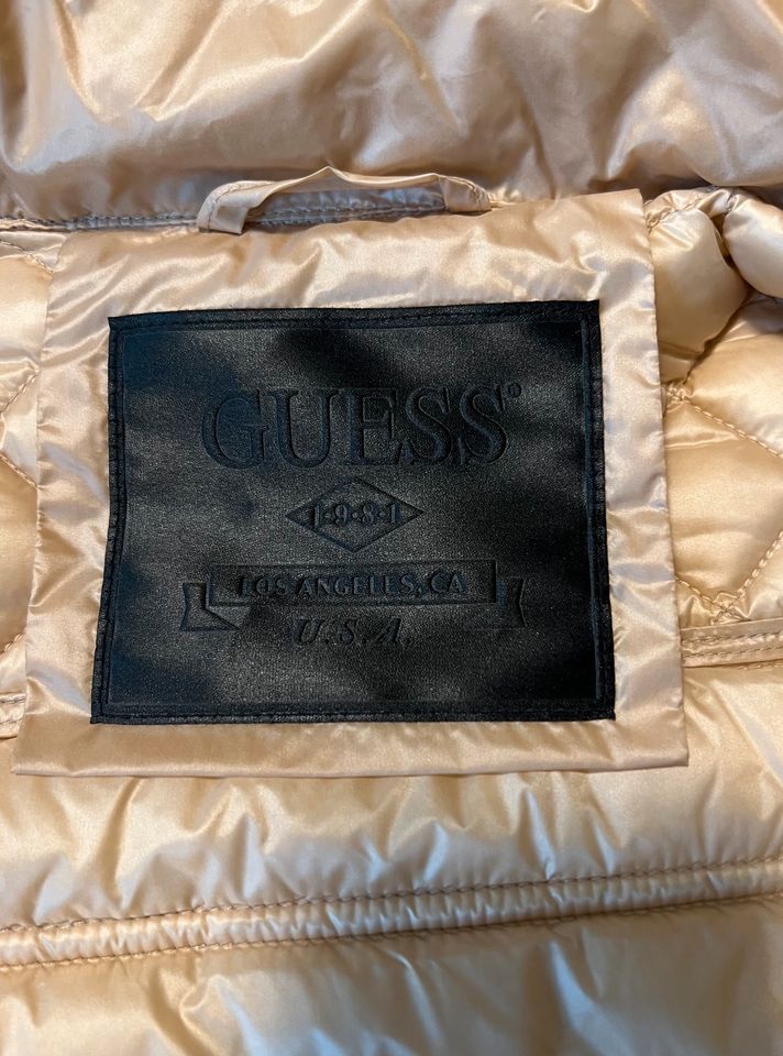 GUESS Daunenjacke, NEU,Gr:M,NP:229€, Beige in Stralsund