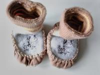 Anti-Rutsch-Socken Hüttenschuhe Gr. 18-19+ Schuhgrössenmesser Sachsen - Radeburg Vorschau