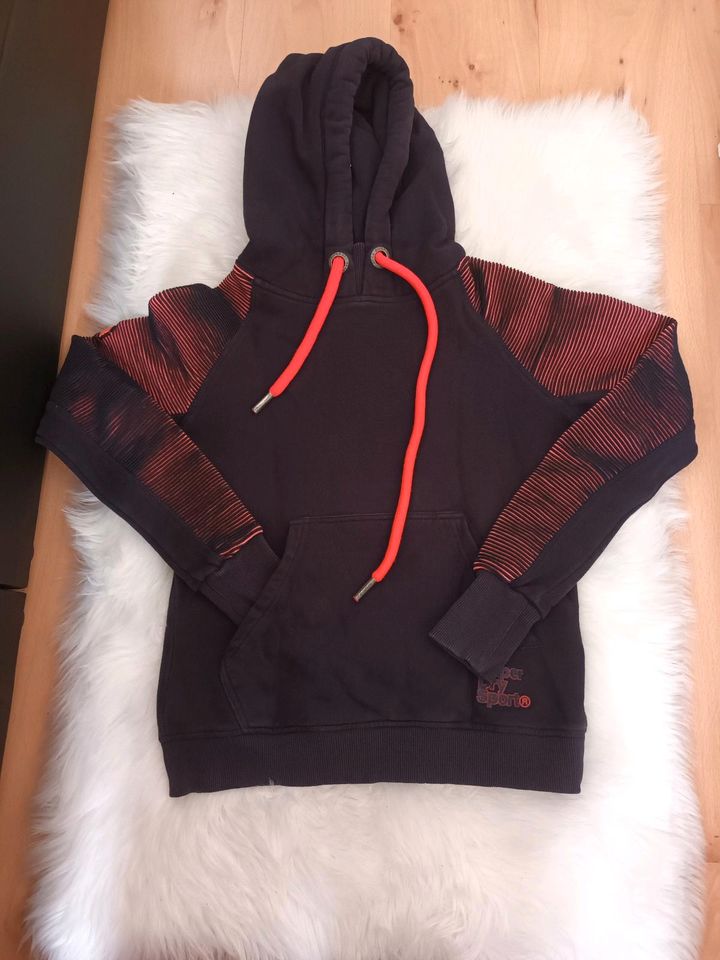 Pullover Marke Superdry in Bad Dueben