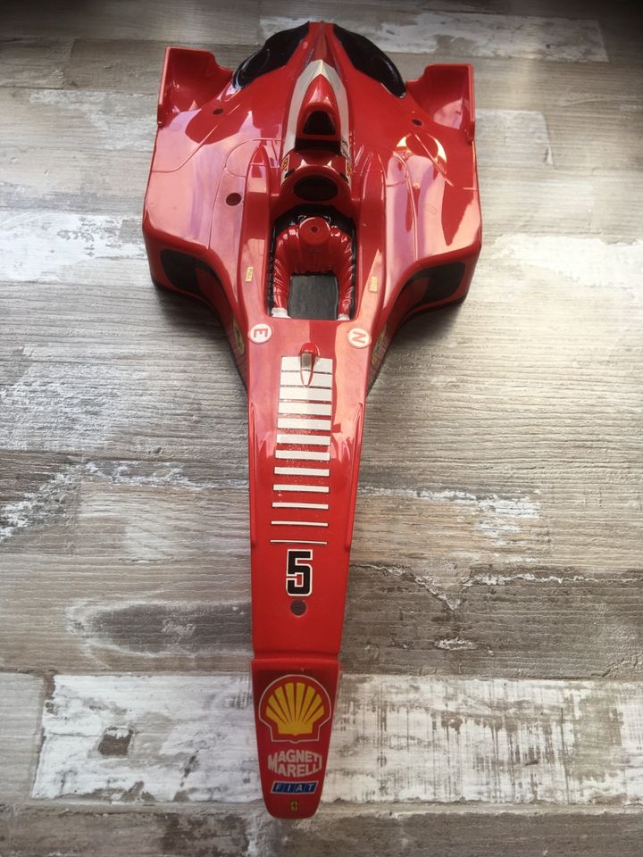 Tamiya Formel Ferrari Karosserie neuwertig in Klingenmünster