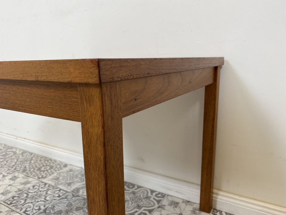 WMK Hübscher und gut erhaltener skandinavischer Couchtisch mit  kunstvollen Fliesen und geraden Beinen - Tisch Beistelltisch Kacheltisch Coffee Table Vintage Mid-Century - Lieferung möglich in Berlin