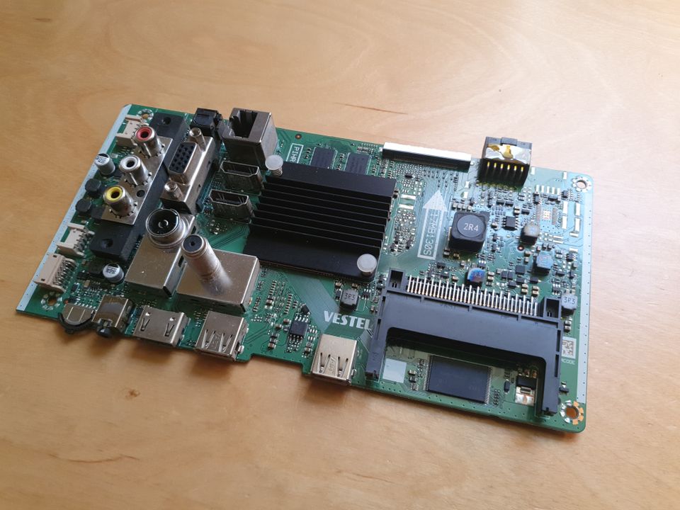 MAINBOARD BOARD D50U600M4CWII TV TELEFUNKEN 50 ZOLL in Dresden