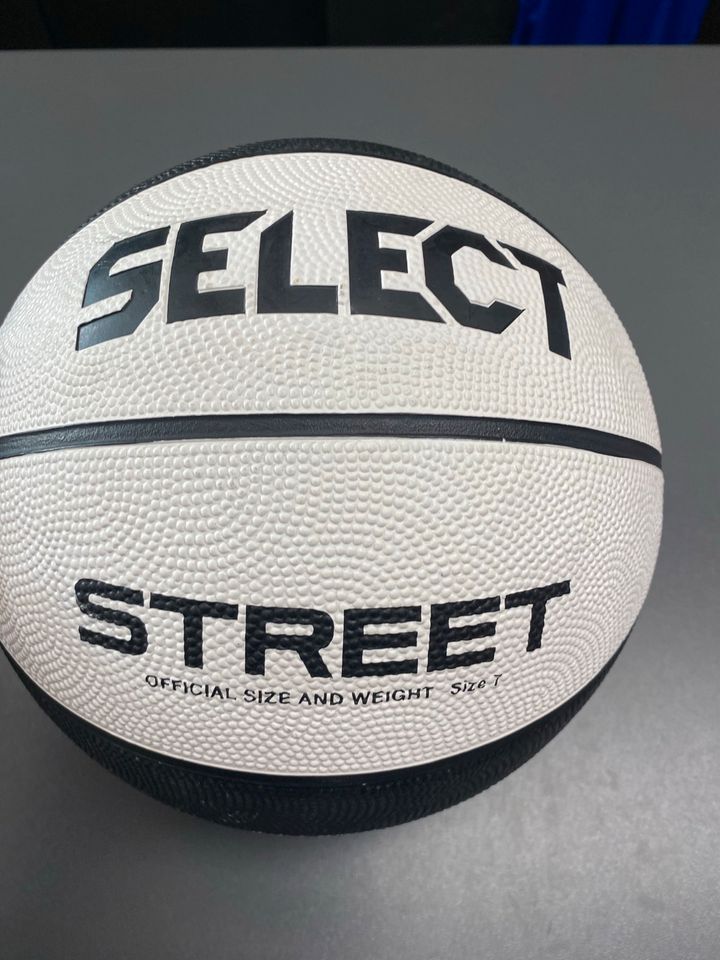 Select Street Basketball Größe 7 in Laupheim