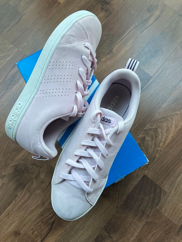 Adidas Sneakers Advantage Damen rosa Gr. 38 2/3, TOP in Rüsselsheim